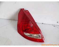 Fanale posteriore sinistro Ford Fiesta 6 serie 2014